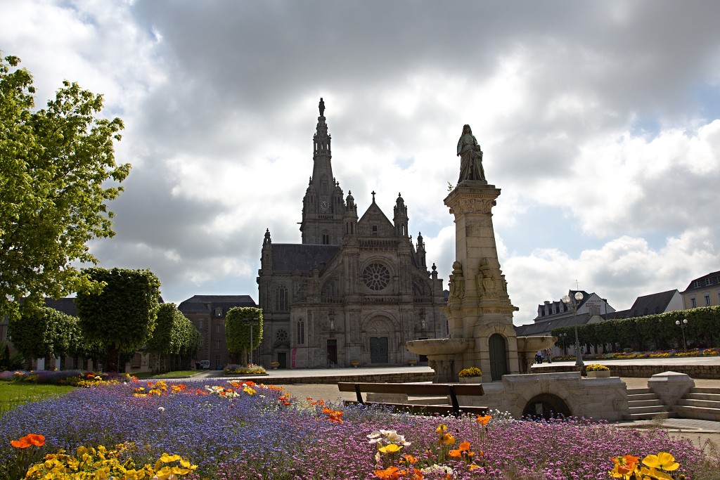 sainte anne d'auray basiliek kerk bedevaartsoord france frankrijk bretagne morbihan renaissance religie scala santa
